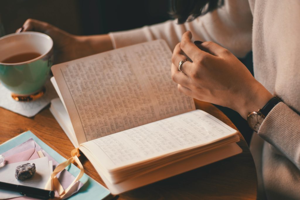 slow living esercizi pratici mattino diario routine consapevole